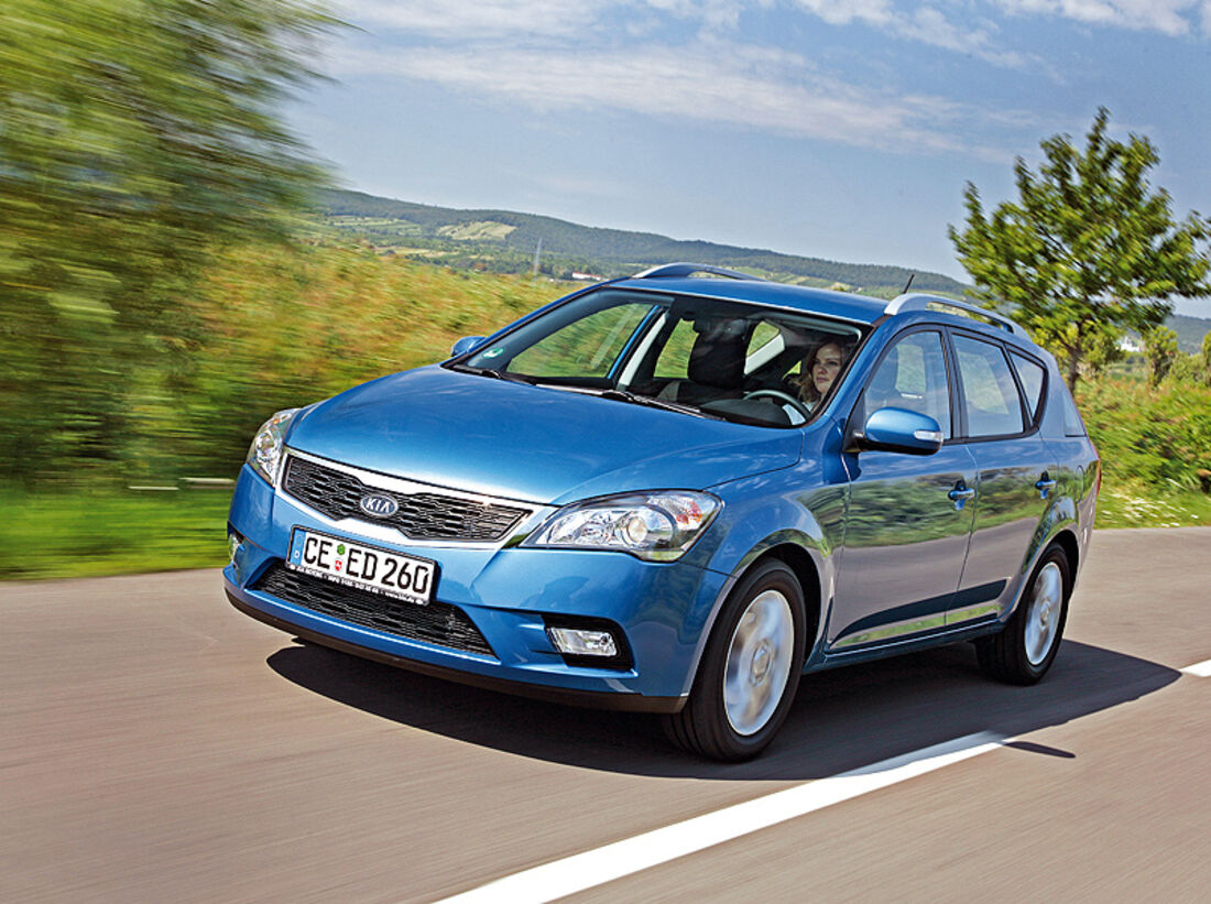 Сида 20. Kia Ceed SW 2010. Kia Ceed SW 2011. Kia Ceed 2010 универсал. Kia Ceed 2011 универсал.