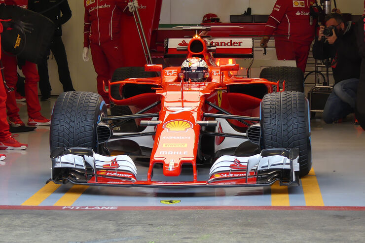 Kimi-Raeikkoenen-Ferrari-Formel-1-Test-B