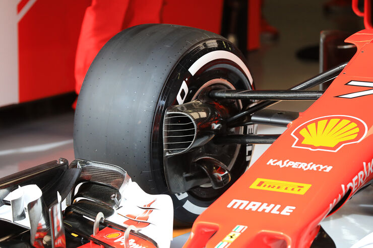 Kimi-Raeikkoenen-Ferrari-Formel-1-Test-B