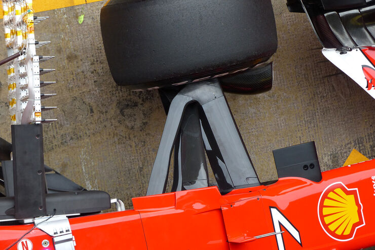 Kimi-Raeikkoenen-Ferrari-Formel-1-Test-B