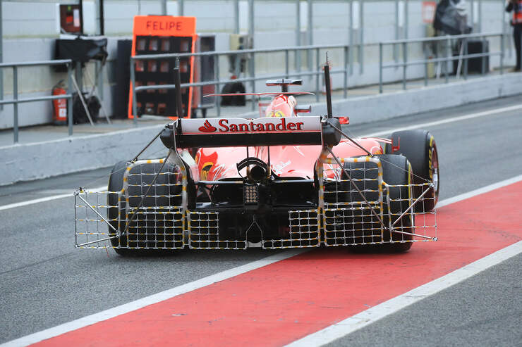 Kimi-Raeikkoenen-Ferrari-Formel-1-Test-B