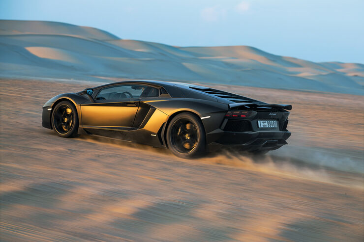 Lamborghini Aventador LP 700-4: Ein Lambo in der Wüste ...