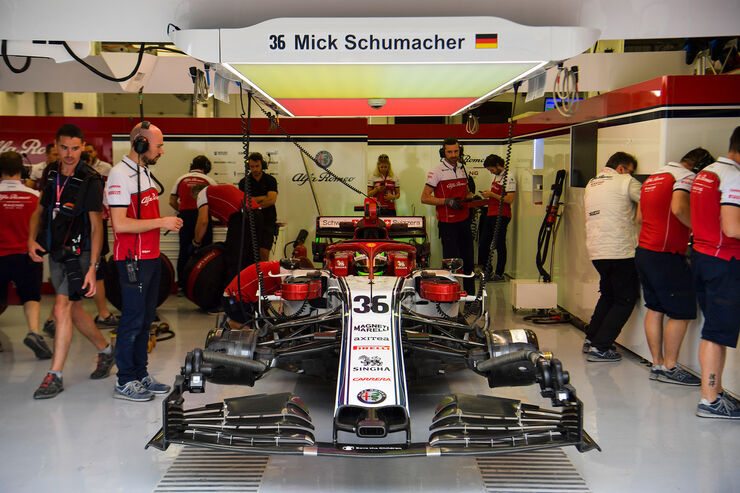 Mick-Schumacher-Alfa-Romeo-F1-Test-Bahra